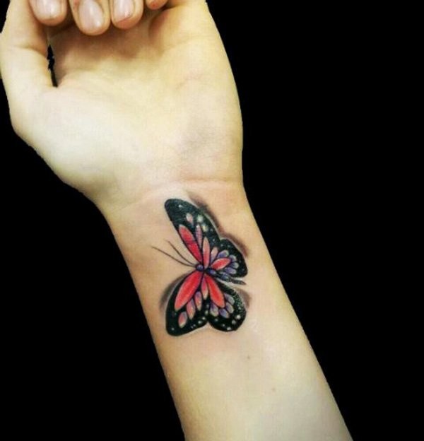手腕立体的蝴蝶纹身图案