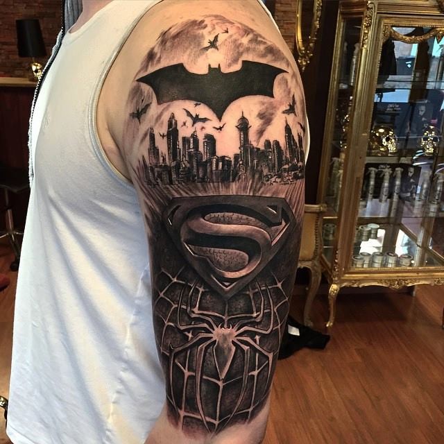 大臂各种超级英雄徽章黑色纹身图案