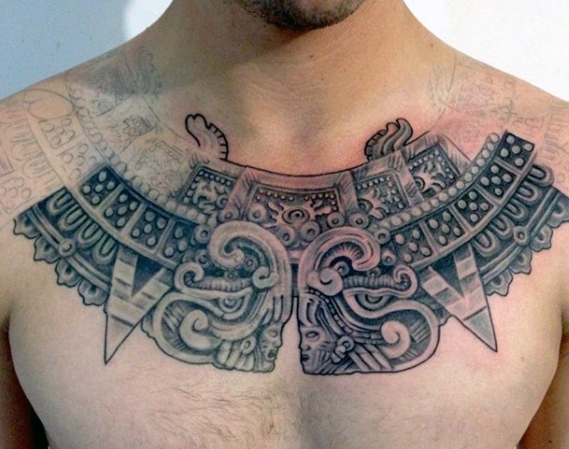 胸部黑色个性玛雅古代雕塑纹身图案