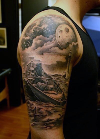手臂写实黑色船与灯塔夜空纹身图案
