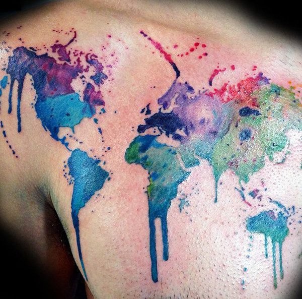 胸部简约泼墨水彩世界地图纹身图案