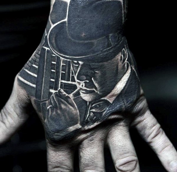 手背黑色吸烟黑手党男子华丽纹身图案