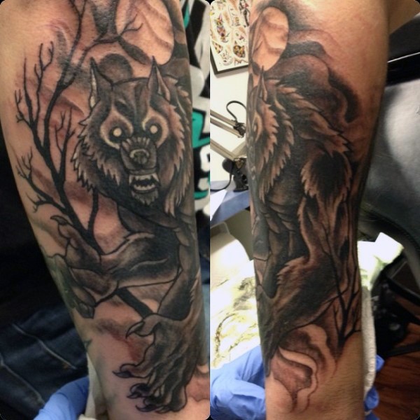 黑暗森林中的狼人黑白纹身图案