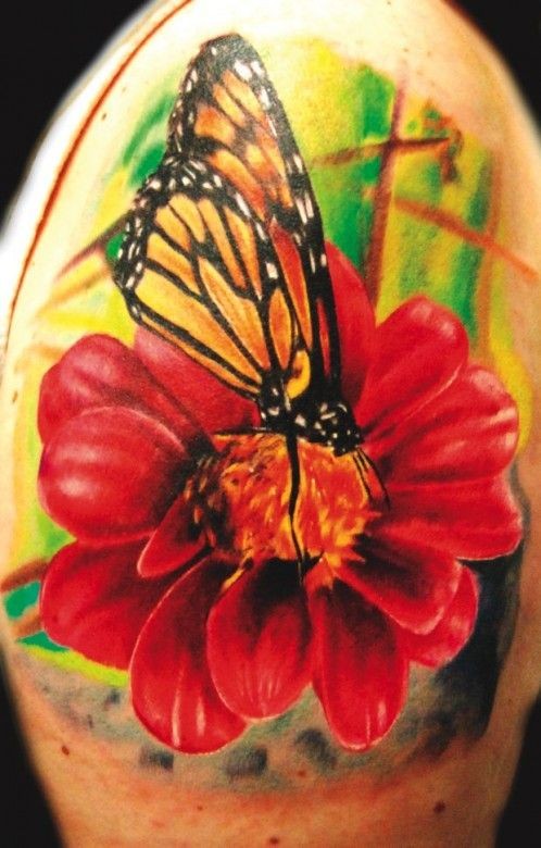 蝴蝶与红色花朵纹身图案