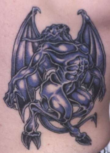 紫色有翅膀的恶魔纹身图案