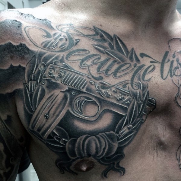 胸部有趣的现代手枪与字母植物纹身图案