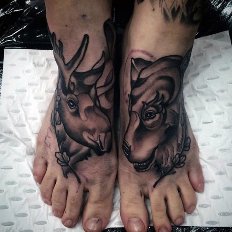 old school脚背黑色麋鹿和山羊头纹身图案