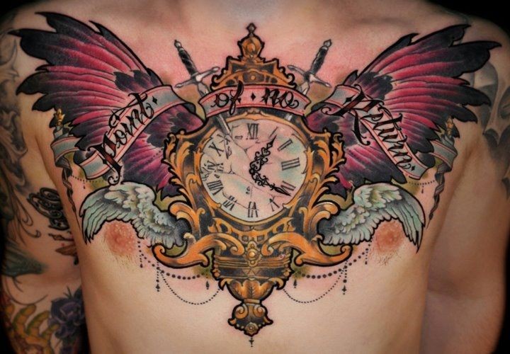 胸部多彩的复古钟表翅膀纹图案