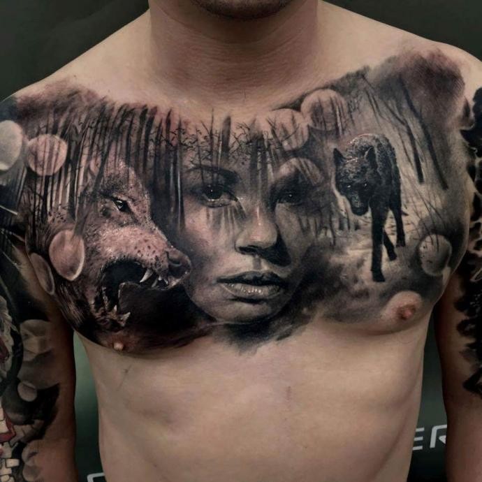 胸部现实主义风格女性肖像和森林狼纹身图案