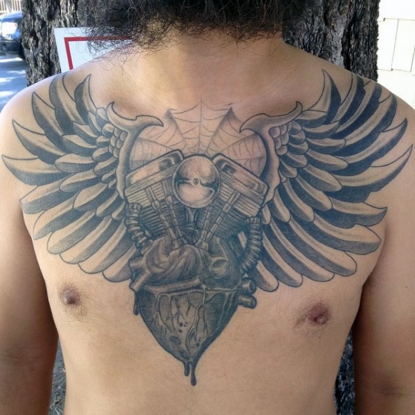 胸部黑灰发动机与心脏和翅膀纹身图案