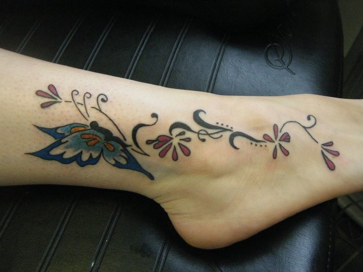 女性脚踝好看的蝴蝶纹身图案
