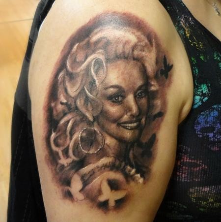 大臂黑灰风格蝴蝶与女人肖像纹身图案