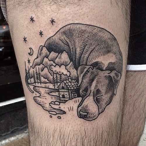 大腿黑色线条点刺狗结合房子山纹身图案