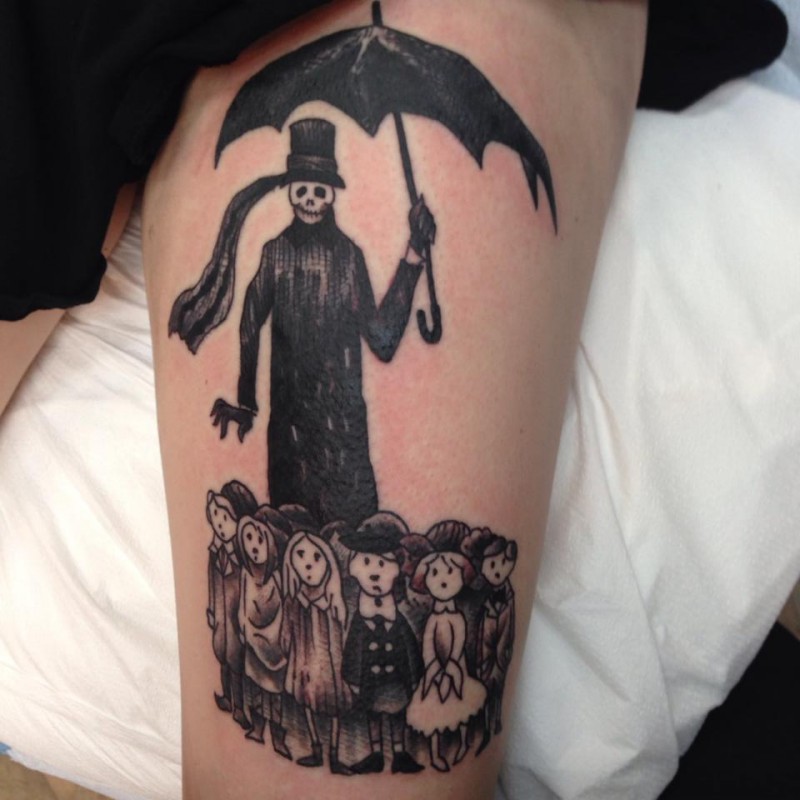 大腿卡通骷髅雨伞和小朋友纹身图案