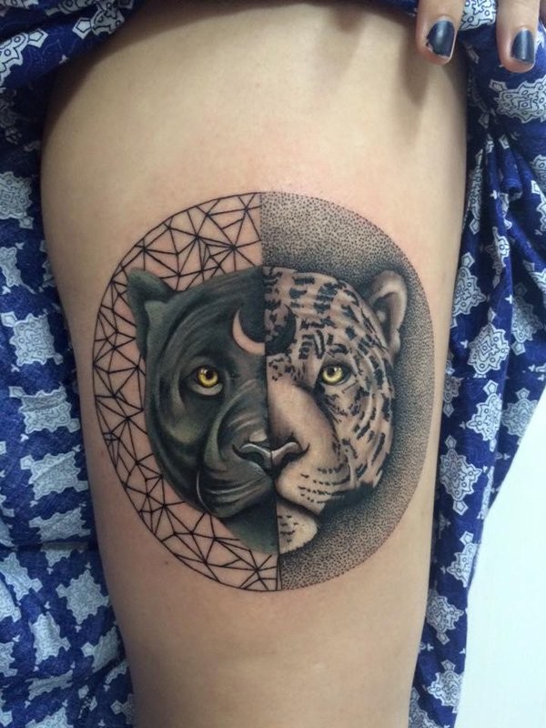 点刺风格大腿黑白色的黑豹和花豹纹身图案