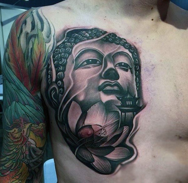 胸部雕刻风格如来佛祖雕像和莲花纹身图案