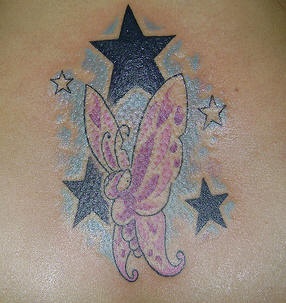 粉红蝴蝶与五角星纹身图案
