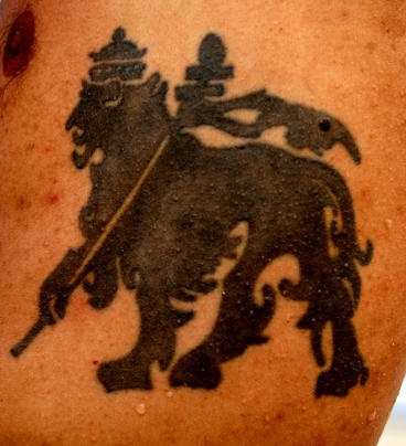 黑色狮子国王纹身图案