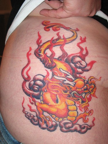 中国风火焰龙纹身图案