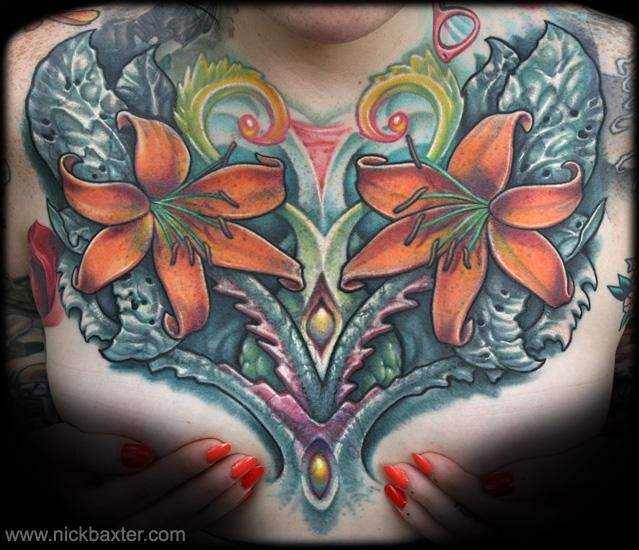 胸部自然彩色各种花卉纹身图案