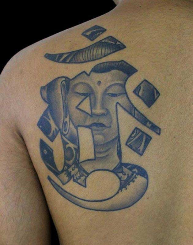 背部如来佛祖和象形文字纹身图案