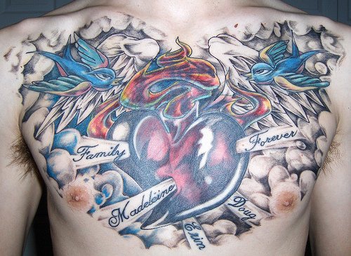 胸部燕子心形云朵纹身图案