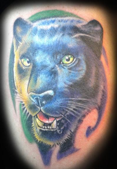 丰富多彩的逼真黑豹纹身图案