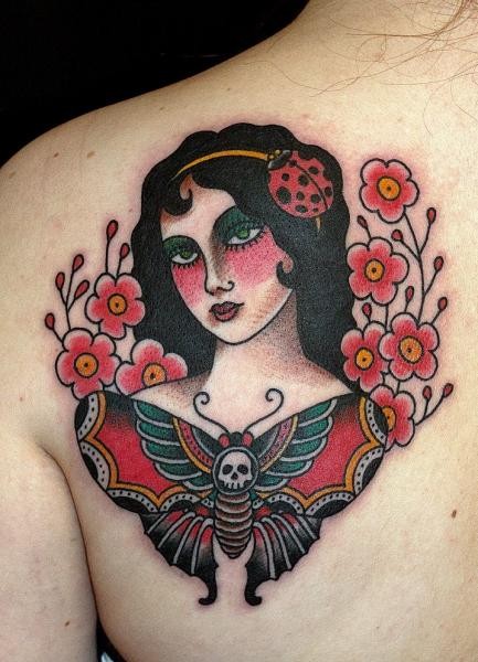 背部old school女性肖像和蝴蝶骷髅纹身图案