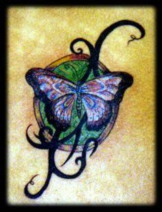 蓝色蝴蝶和部落图腾彩色纹身图案