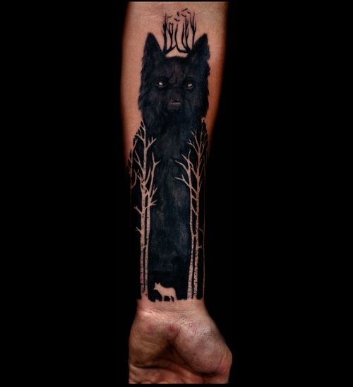 小臂黑色创意猫和树纹身图案