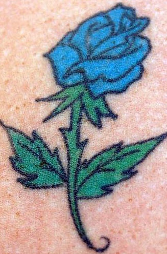 蓝色卡通玫瑰纹身图案