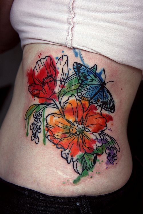 侧肋水墨彩色花朵与蝴蝶纹身图案