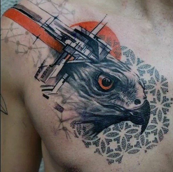 胸部彩绘老鹰头部纹身图案