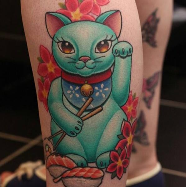 小腿卡通日式招财猫和花朵寿司纹身图案