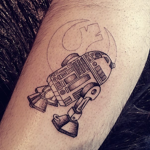 old school小臂简单的黑色点刺机器人纹身图案