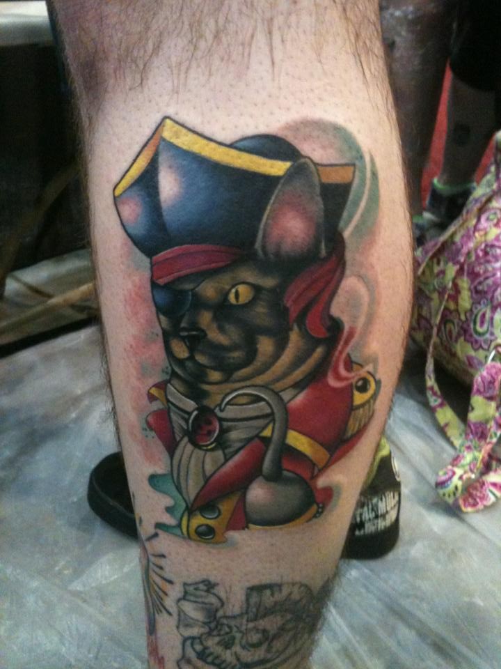 小腿彩色士兵猫纹身图案