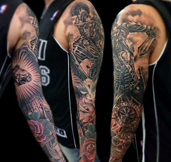 手臂惊人的黑色幻想战士和玫瑰纹身图案
