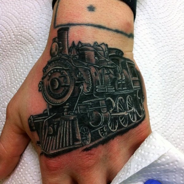 手臂黑灰火车头纹身图案