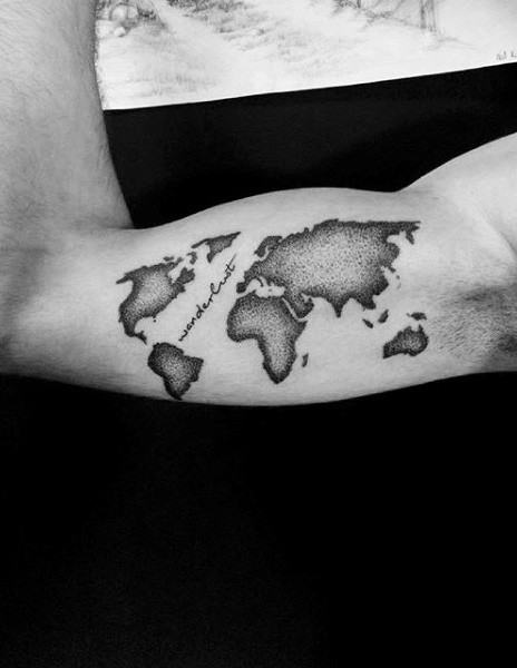 大臂黑色点刺世界地图纹身图案