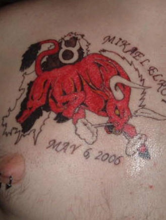 红色公牛和金牛座符号纹身图案