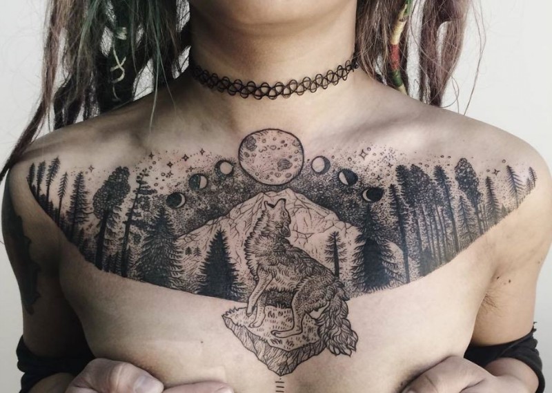 胸部雕刻风格黑色夜间森林和狼纹身图案