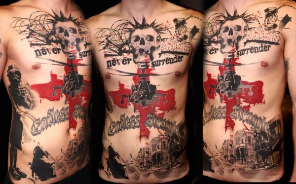 腹部和胸部黑色骷髅直升机与红十字架纹身图案