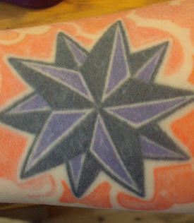 紫色和黑色十角星星纹身图案