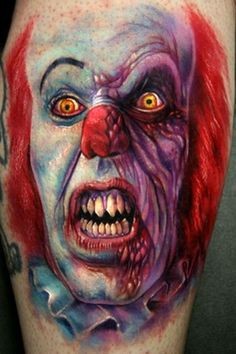 颜色鲜艳的怪异小丑纹身图案