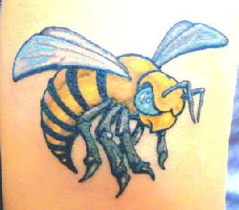 蜜蜂彩色纹身图案