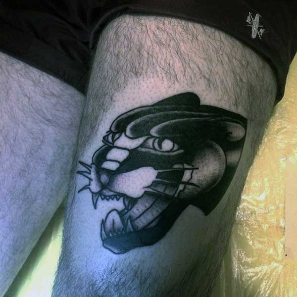 大腿个性的黑豹纹身图案
