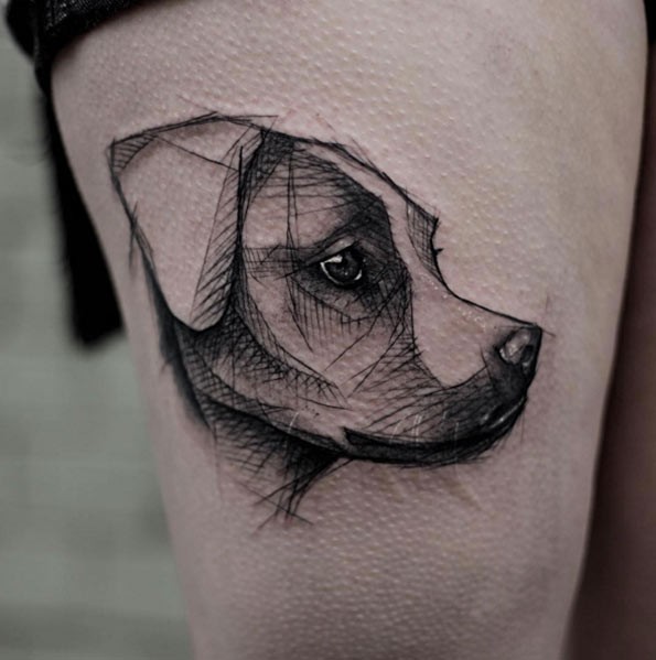 大腿黑色素描风格可爱小狗纹身图案