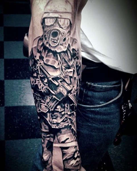 手臂黑色个性现代士兵纹身图案
