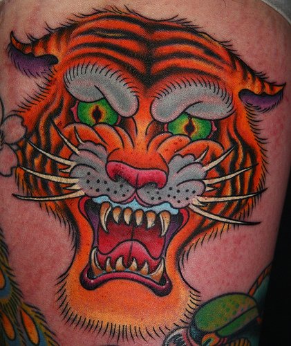 经典风格咆哮的老虎纹身图案
