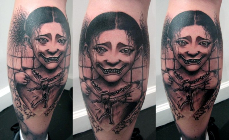 卡通风格黑色令人毛骨悚然的微笑女人纹身图案